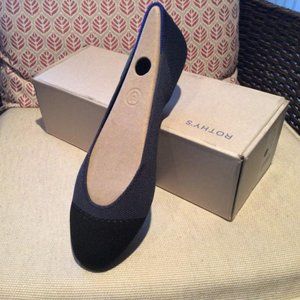 BRAND NEW Rothy's Sz 9 Color Starling (Navy & Black)